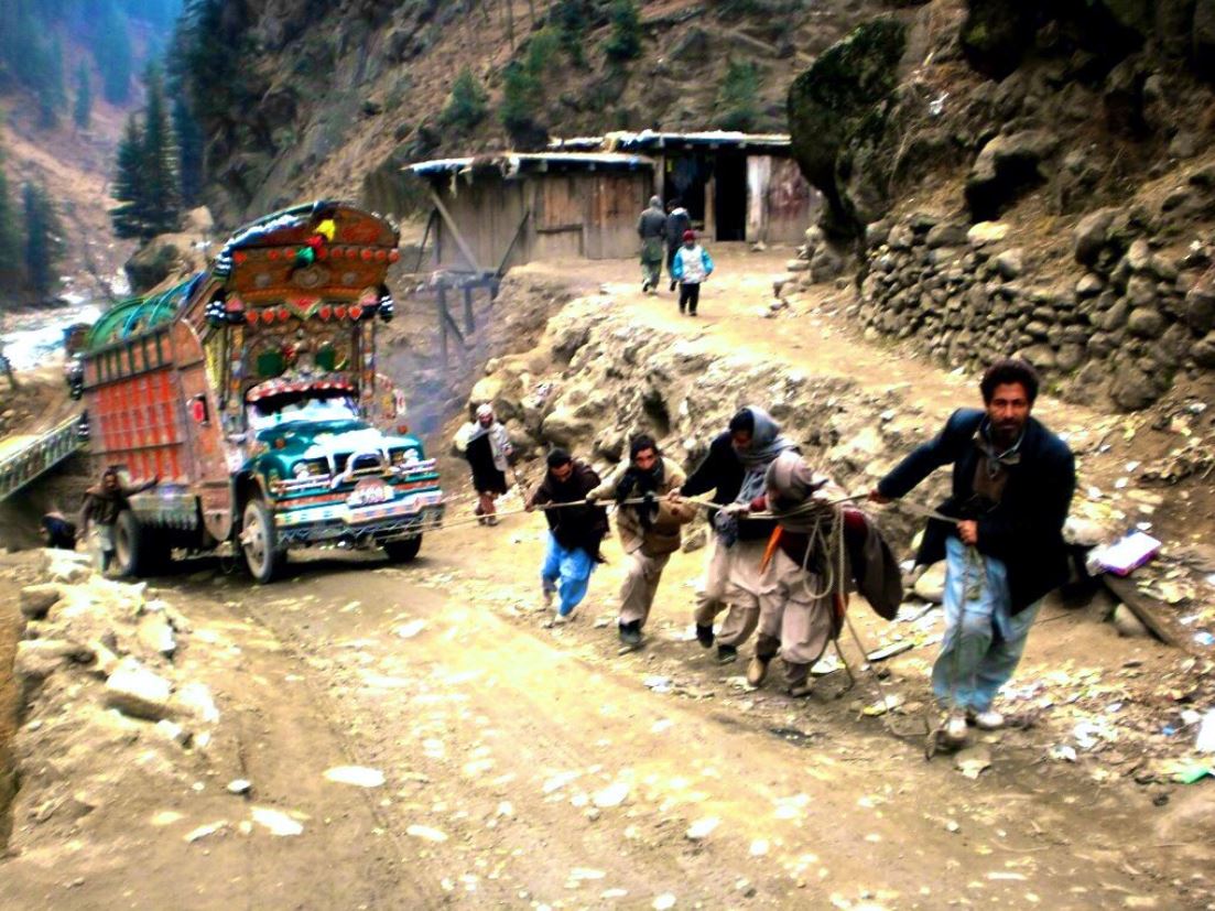 Hard working Kashmiri people
